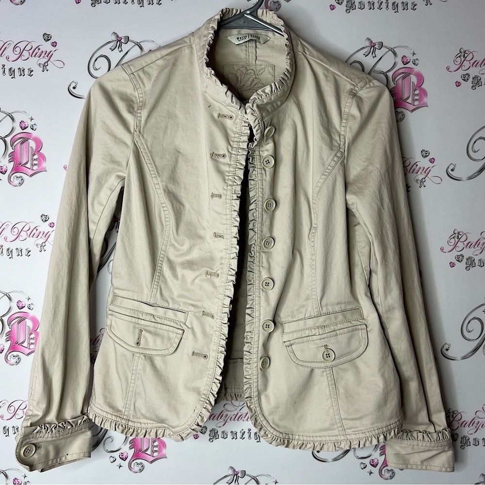 White House Black Market blazer buttons fully size 0 Cream Ruffle Blazer
